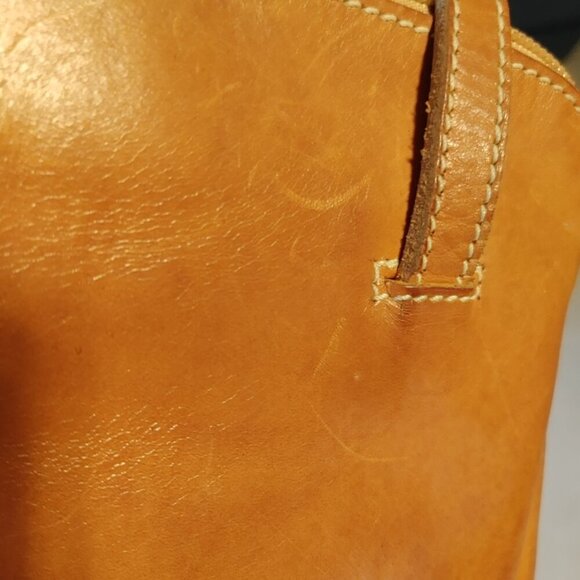 Roots Caramel Leather Shoulder Bag - Picture 10 of 16